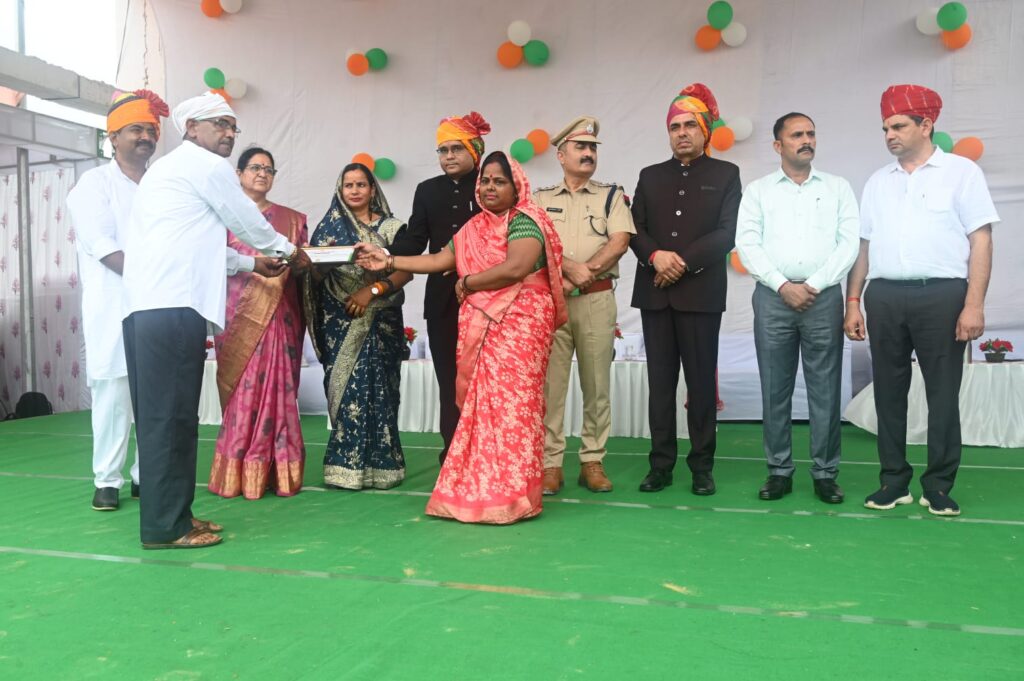 पर्यावरण प्रहरी खेमचंद कुमावत को स्वतंत्रता दिवस पर मिला सम्मान