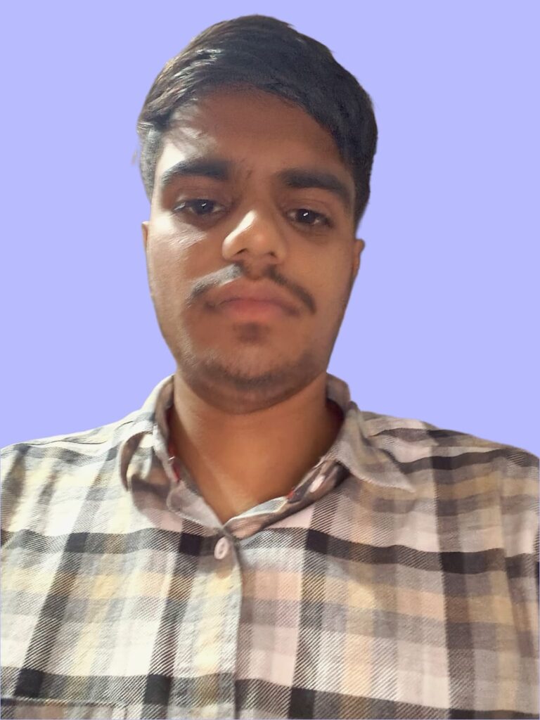 मजदूरी और कला से गढ़ा बच्चों का भविष्य: साधारण परिवार का बेटा सिद्धार्थ बनेगा इंजीनियर