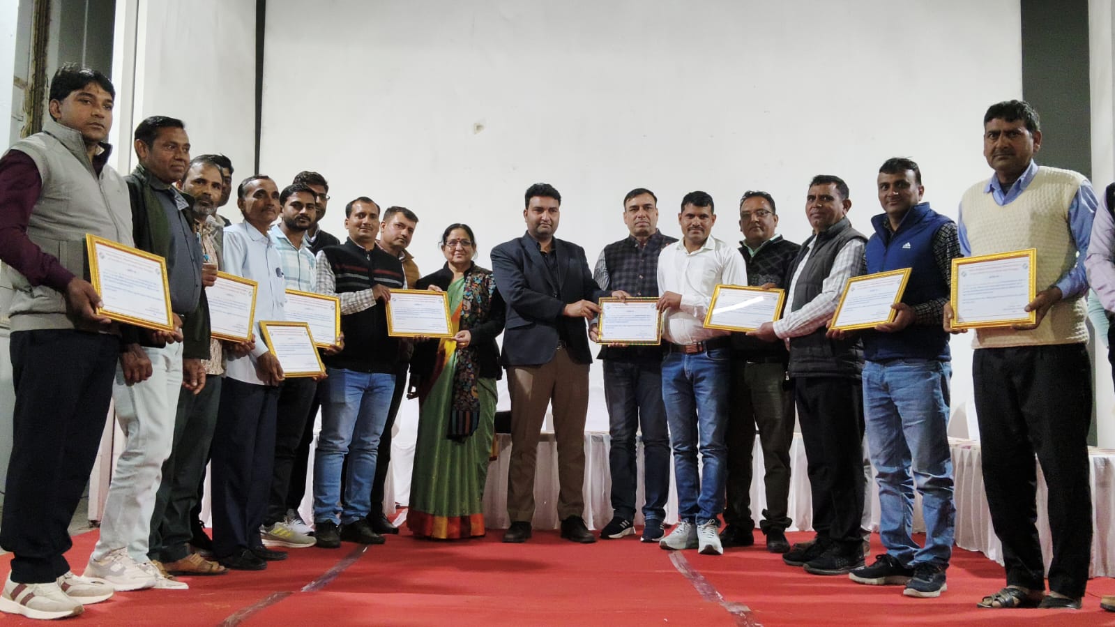 WhatsApp Image 2025-12-11 at 06.39.18_27392426