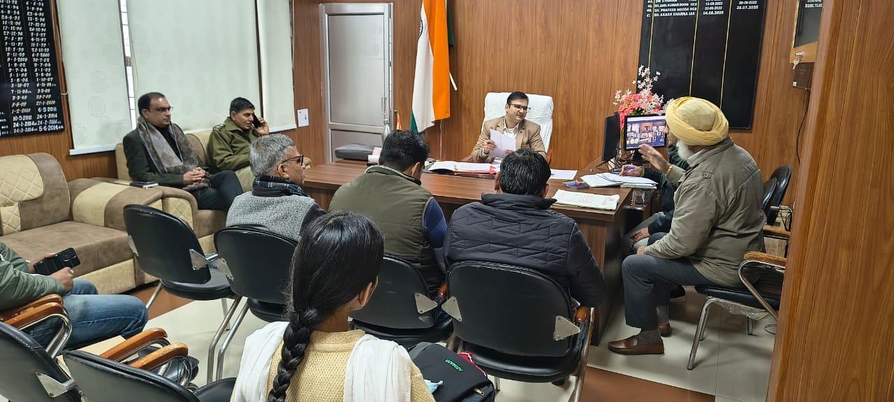 -लघु सचिवालय में आयोजित उपमंडल स्तरीय समाधान शिविर में एसडीएम ने सुनी नागरिकों की समस्याएं