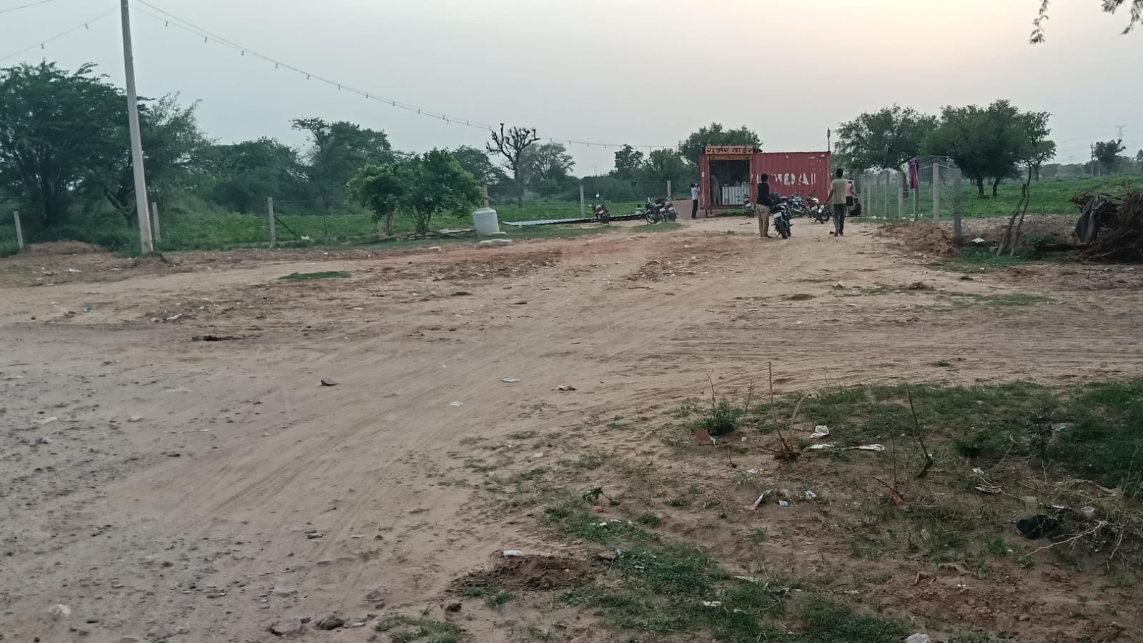 भीम प्रज्ञा की खबर का असर: सरकारी जोहड़ भूमि से हटा शराब ठेका, हाईवे पर अब भी नियम विरुद्ध संचालित कई दुकानों पर सवाल